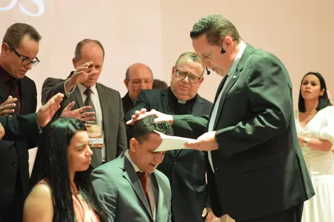 Cultos e celebrações · Registro 195